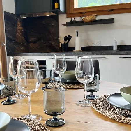 Apartment Les Gets: Cosy, Garage Prive, Wi-fi, Linge Inclus Les Gets